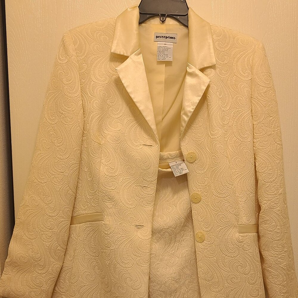 Women’s 2-Piece Dress Cream Perceptions Dress Suit